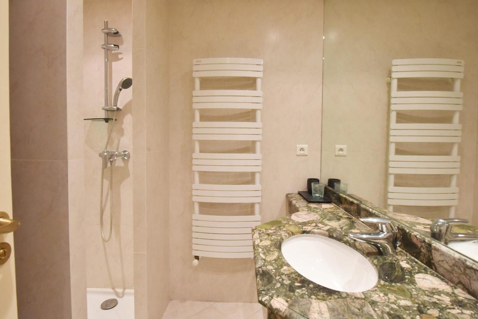 Close To Downtown Cannes Swimming Pool And Sea View Exterior photo