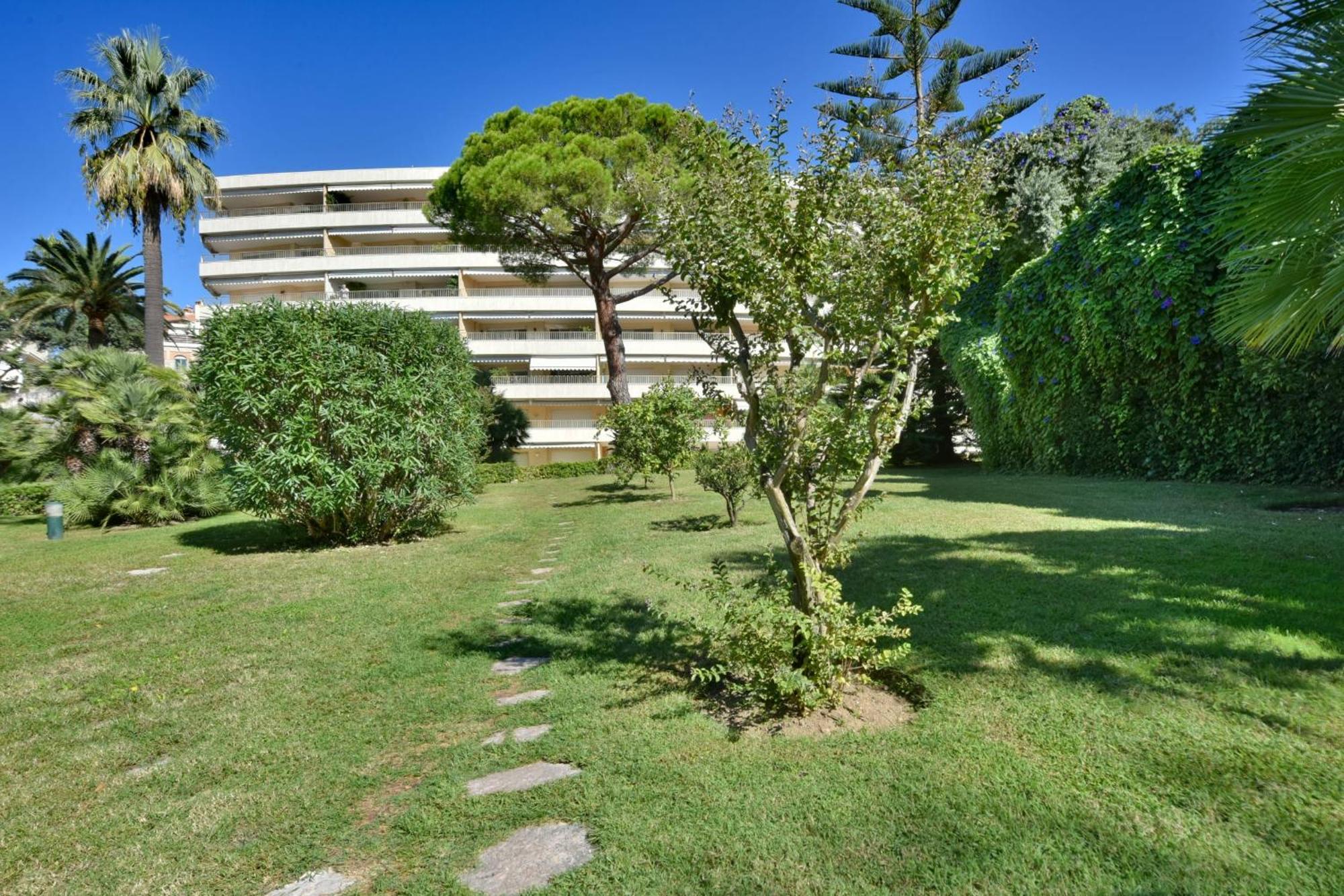 Close To Downtown Cannes Swimming Pool And Sea View Exterior photo